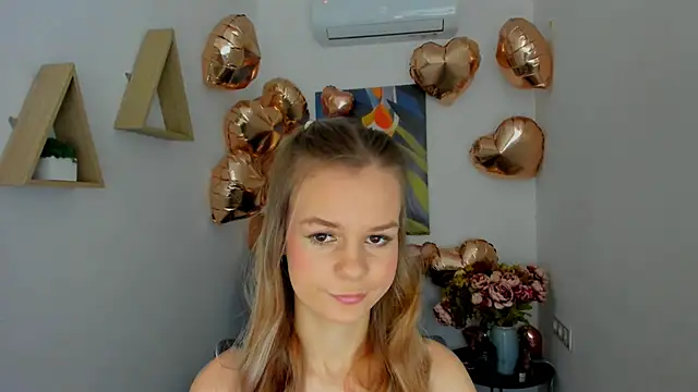 MidnighteAura online show from February 12, 2026, 11:21 am