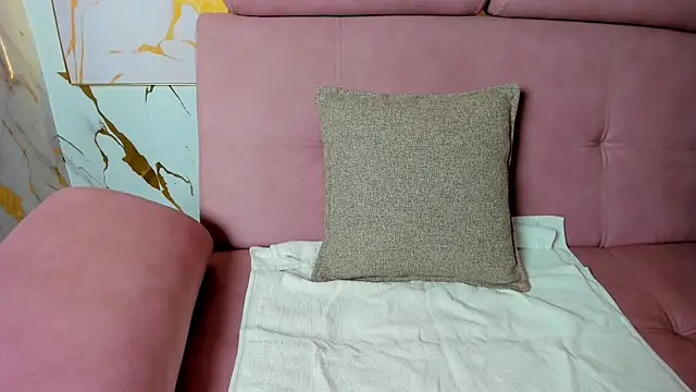 GoldenMusee  online show from December 17, 2025, 1:27 pm