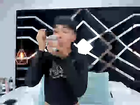 LittleNito online show from December 16, 2025, 12:42 pm