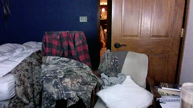 Snapshot of SpunRedneck chatting on January 13, 2026, 10:30 am SpunRedneck online show from January 13, 2026, 10:30 am