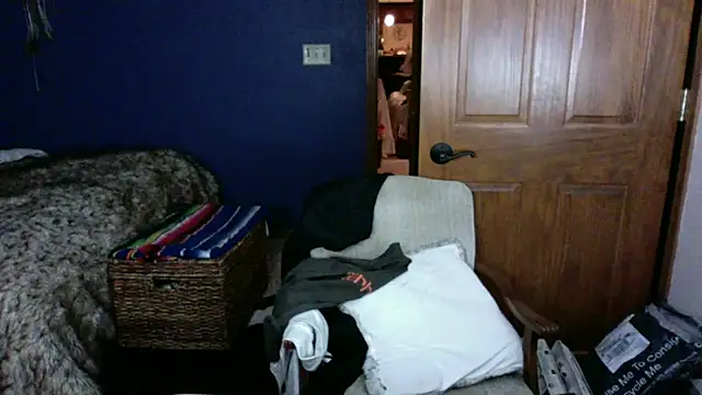 Snapshot of SpunRedneck chatting on December 19, 2025, 11:29 pm SpunRedneck online show from December 19, 2025, 11:29 pm