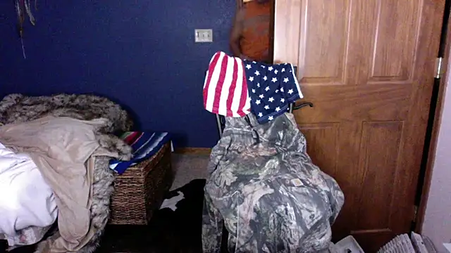 Snapshot of SpunRedneck chatting on December 16, 2025, 10:52 am SpunRedneck online show from December 16, 2025, 10:52 am