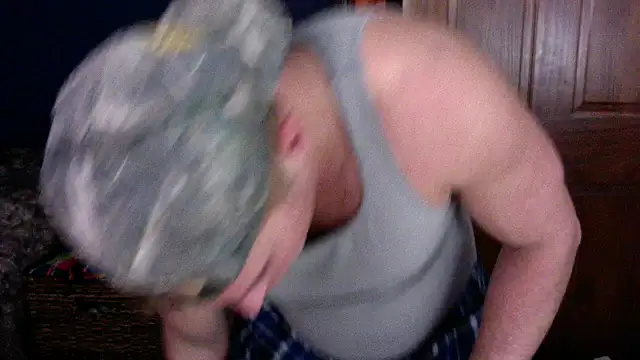 Snapshot of SpunRedneck chatting on December 22, 2025, 11:16 pm SpunRedneck online show from December 22, 2025, 11:16 pm