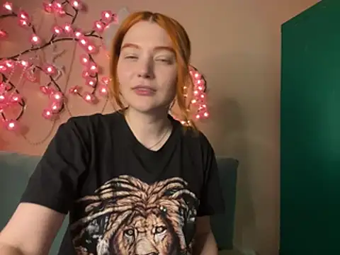 Snapshot of Ungoliant_Kiss chatting on April 30, 2026, 8:57 pm Ungoliant Kiss online show from April 30, 2026, 8:57 pm