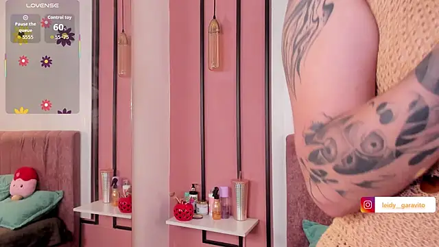 MissSavage  online show from April 16, 2026, 7:03 pm