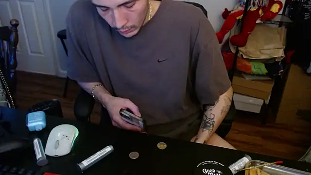 Snapshot of Longdforya chatting on February 24, 2026, 12:33 am Longdforya online show from February 24, 2026, 12:33 am