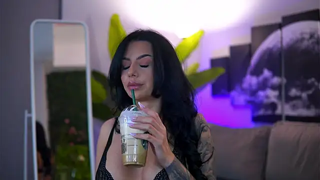 Snapshot of Ivy_Trix chatting on February 4, 2026, 7:09 pm Ivy Trix online show from February 4, 2026, 7:09 pm