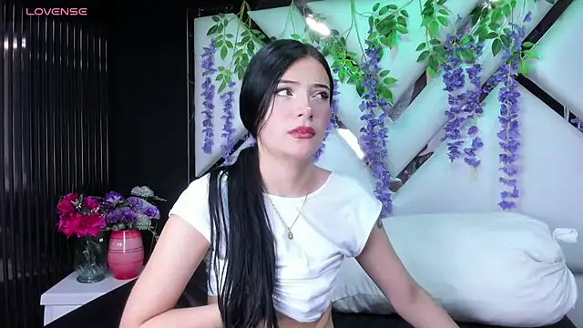 liinzy rouse69 online show from March 31, 2026, 1:57 pm