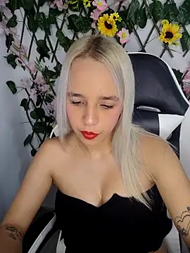KasumiSophia online show from April 28, 2026, 12:20 pm