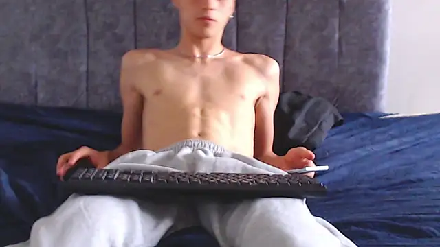 hottie couplee online show from March 15, 2026, 9:33 pm