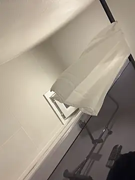 Snapshot of andresbale chatting on April 13, 2026, 4:16 am andresbale online show from April 13, 2026, 4:16 am