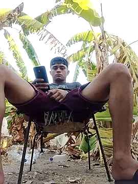 Snapshot of youngboypiss chatting on February 25, 2026, 11:21 am youngboypiss online show from February 25, 2026, 11:21 am