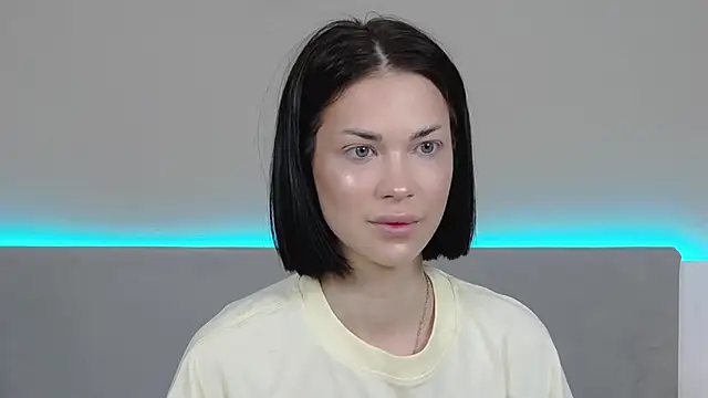 RachaelMils online show from April 17, 2026, 3:53 am