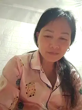 Lili-123k online show from May 7, 2026, 12:52 pm