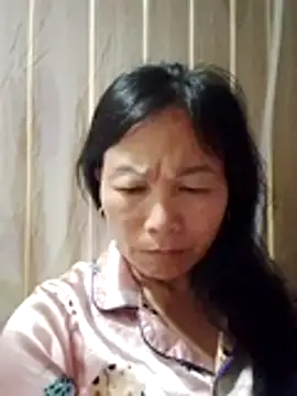 Lili-123k online show from May 13, 2026, 9:33 pm