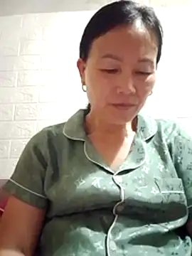 Lili-123k online show from May 17, 2026, 5:07 am