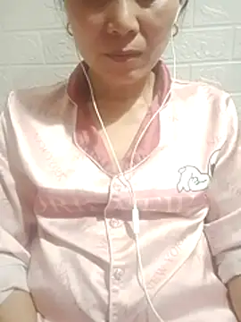 Snapshot of Lili-123k chatting on March 18, 2026, 1:46 pm Lili-123k online show from March 18, 2026, 1:46 pm