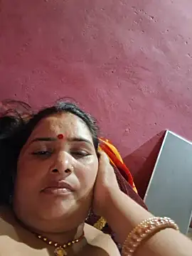 Your-shreya143 online show from June 7, 2026, 10:15 pm
