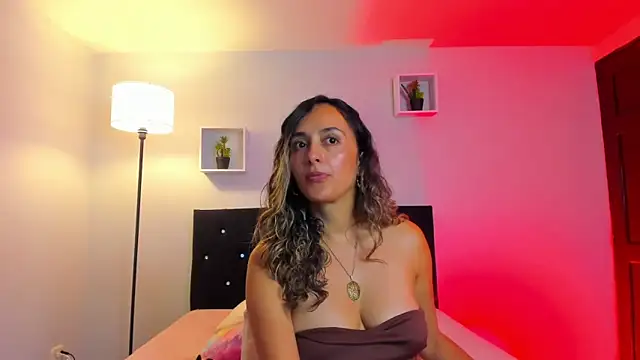 Snapshot of Victoria_Rose_ chatting on May 11, 2026, 4:04 pm Victoria Rose online show from May 11, 2026, 4:04 pm