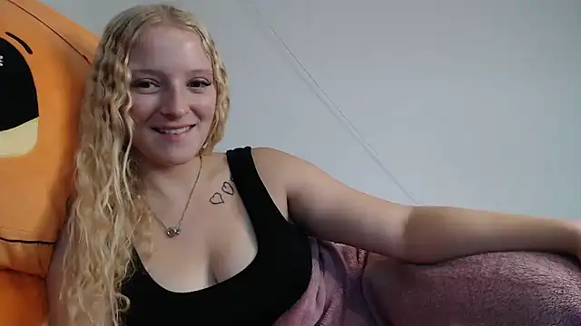 Sophie cute06 online show from December 3, 2025, 8:03 am