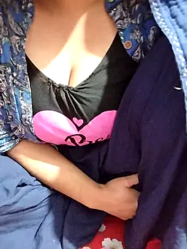 Snapshot of hottyrose69 chatting on January 10, 2026, 2:18 am hottyrose69 online show from January 10, 2026, 2:18 am