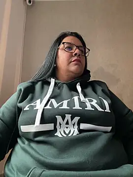 Snapshot of Carameloswing1 chatting on February 9, 2026, 4:16 pm Carameloswing1 online show from February 9, 2026, 4:16 pm