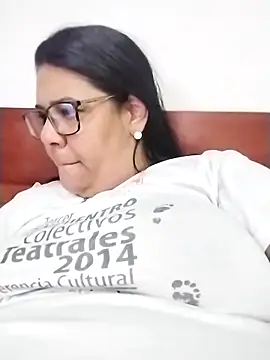 Snapshot of Carameloswing1 chatting on February 15, 2026, 12:44 am Carameloswing1 online show from February 15, 2026, 12:44 am