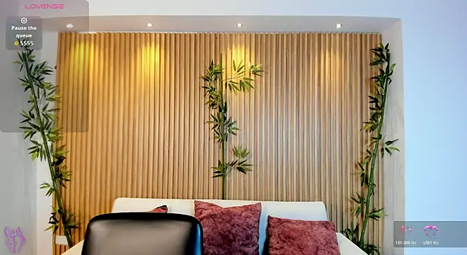 TiffanyHoustton online show from March 20, 2026, 12:06 pm