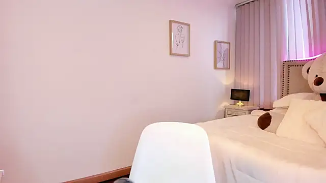 Snapshot of lya__brown chatting on February 20, 2026, 11:45 am lya brown online show from February 20, 2026, 11:45 am