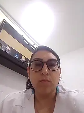 Valeria montana  online show from April 23, 2026, 5:47 pm