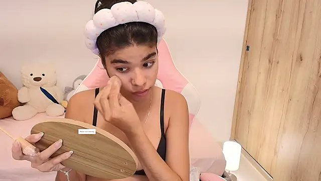 phia carter online show from April 17, 2026, 2:14 am