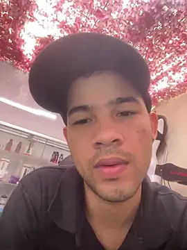 Snapshot of SweeXioji chatting on December 22, 2025, 8:31 pm SweeXioji online show from December 22, 2025, 8:31 pm