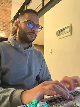 notnova1 online show from December 2, 2025, 6:20 pm