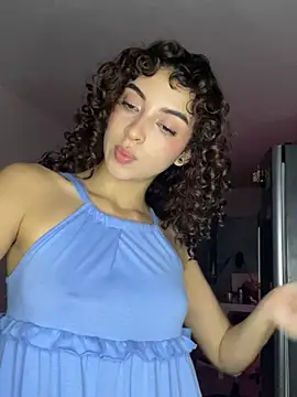 Snapshot of Anne_Wyntheris chatting on April 15, 2026, 11:05 pm Anne Wyntheris online show from April 15, 2026, 11:05 pm