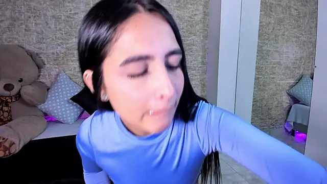 Snapshot of mialiore chatting on January 9, 2026, 12:45 pm mialiore online show from January 9, 2026, 12:45 pm