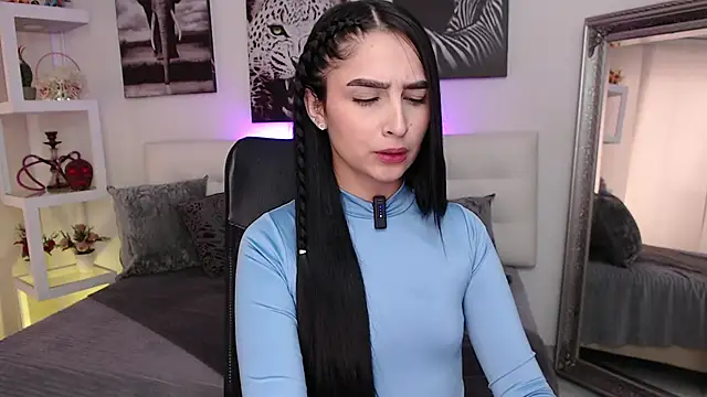 Snapshot of mialiore chatting on December 18, 2025, 12:42 pm mialiore online show from December 18, 2025, 12:42 pm