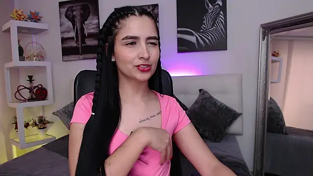 Snapshot of mialiore chatting on December 17, 2025, 12:43 pm mialiore online show from December 17, 2025, 12:43 pm