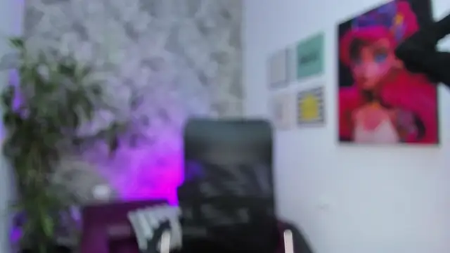 Snapshot of mialiore chatting on January 5, 2026, 5:27 pm mialiore online show from January 5, 2026, 5:27 pm