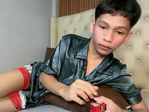 TheBoyAboveYou online show from April 21, 2026, 10:49 pm