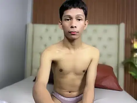 Snapshot of TheBoyAboveYou chatting on December 15, 2025, 5:24 am TheBoyAboveYou online show from December 15, 2025, 5:24 am