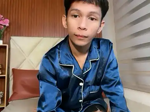 Snapshot of TheBoyAboveYou chatting on February 20, 2026, 4:53 pm TheBoyAboveYou online show from February 20, 2026, 4:53 pm