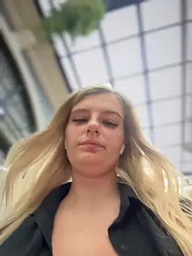 Snapshot of Betsy chatting on January 18, 2025, 7:59 am Betsy online show from January 18, 2025, 7:59 am