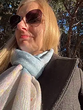 Snapshot of Betsy chatting on January 14, 2026, 1:26 pm Betsy online show from January 14, 2026, 1:26 pm