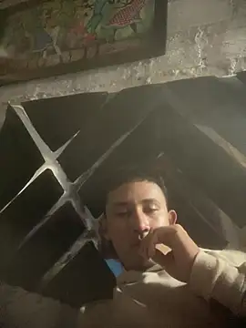 Snapshot of StevenMC27 chatting on April 16, 2026, 1:34 pm StevenMC27 online show from April 16, 2026, 1:34 pm