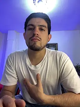 williamsmiiths16 online show from February 8, 2026, 2:37 pm