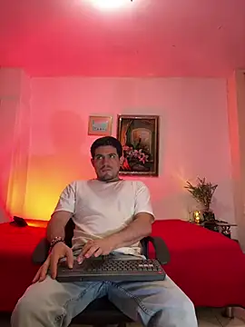 williamsmiiths16 online show from April 7, 2026, 11:23 am