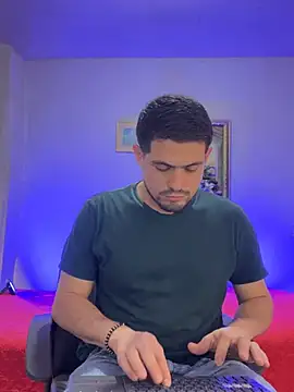 williamsmiiths16 online show from March 11, 2026, 12:32 pm