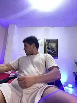 williamsmiiths16 online show from January 18, 2026, 3:48 pm