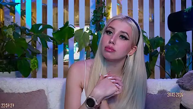 Snapshot of FlowweerGirl chatting on February 28, 2026, 7:57 pm FlowweerGirl online show from February 28, 2026, 7:57 pm