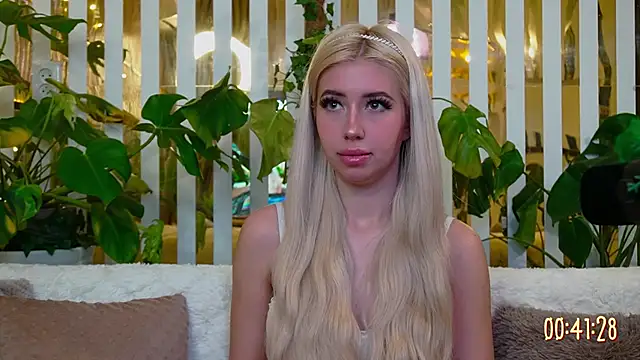 Snapshot of FlowweerGirl chatting on March 5, 2026, 12:46 pm FlowweerGirl online show from March 5, 2026, 12:46 pm